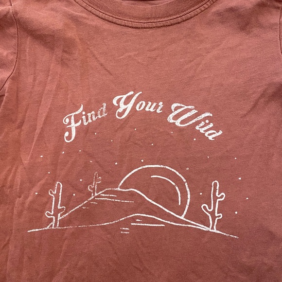 Feather 4 Arrow T-Shirt - Find Your Wild - Picture 2 of 5